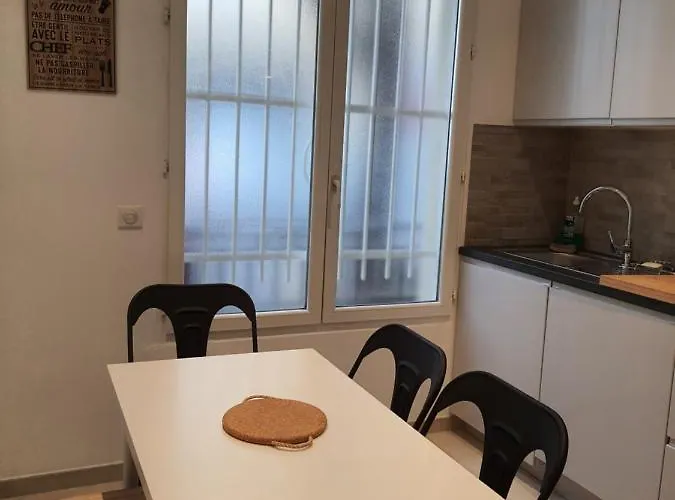 Les Violettes 3 Pieces Centre *