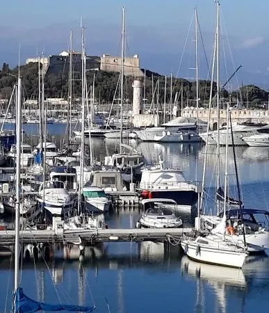 Les Violettes 3 Pieces Centre Apartment *